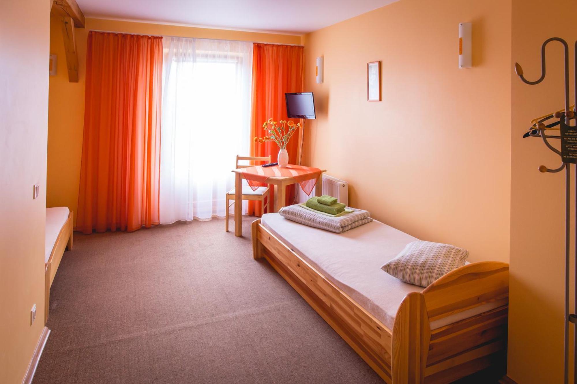 Viesu Maja Janis Hotell Madona Rom bilde